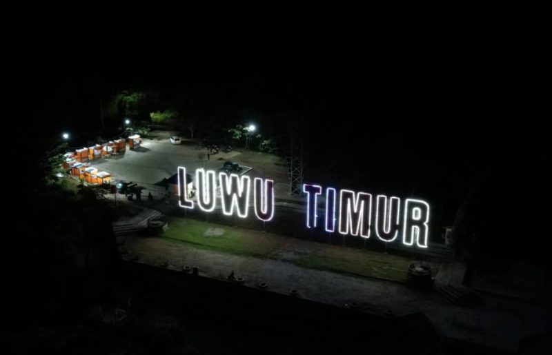 Perdana Live Musik, Pujasera Landmark Luwu Timur Ramai Pengunjung