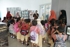 Layanan Antar Jemput Dongeng DPK Lutim Libatkan 32 Siswa TK Pembina Malili