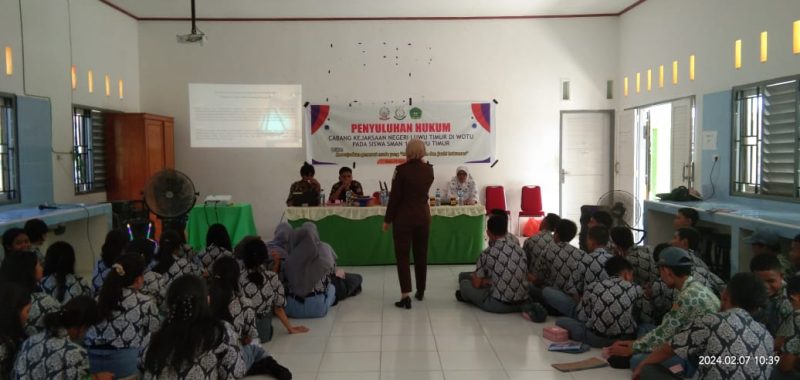 Puluhan Siswa SMAN 10 Luwu Timur Ikuti penyuluhan Hukum