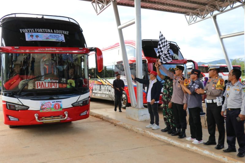 Bupati Luwu Timur Lepas Peserta Arus Balik Gratis Tahun 2024