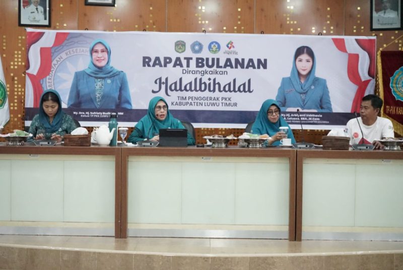 Dirangkai Halal Bihalal, Ketua TP PKK Lutim Pimpin Rapat Bulanan