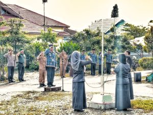 Camat Tomtim Imbau Aparatur Pemerintah Disiplin dan Semangat dalam Bekerja