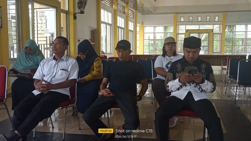 Camat Tomoni Timur Gelar Rapat Persiapan Idul Adha Bersama PHBI