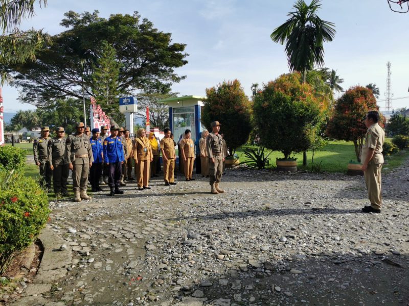 Camat Tomtim ke Staf : Kita Satu Tim Harus Solid dan kompak