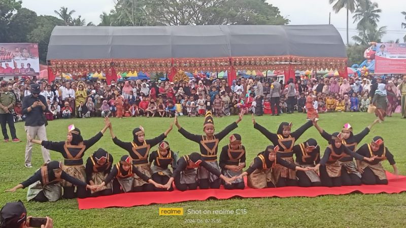 Simfoni Warna Nusantara Dalam Roadshow Kebudayaan Tomoni Timur 2024