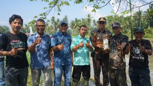 Dihadiri Camat Tomtim, BioWin Lakukan Gerakan Persiapan Lahan Pertanian Ramah Lingkungan di Desa Purwosari