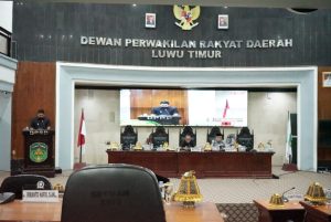 Wabup Lutim Sampaikan Jawaban Bupati Terhadap Pandangan Fraksi DPRD Tentang Pertanggung Jawaban APBD