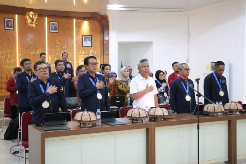 Budiman Bersama Beberapa Pejabat Pemda Lutim Ikuti Graduation Ceremony CWM