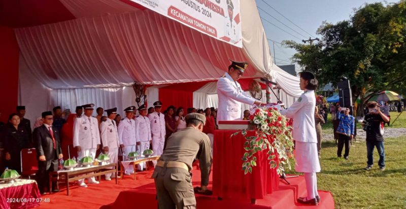 Upacara HUT ke-79 RI di Kecamatan Tomoni Timur Berlangsung Khidmat, Camat Jadi Irup