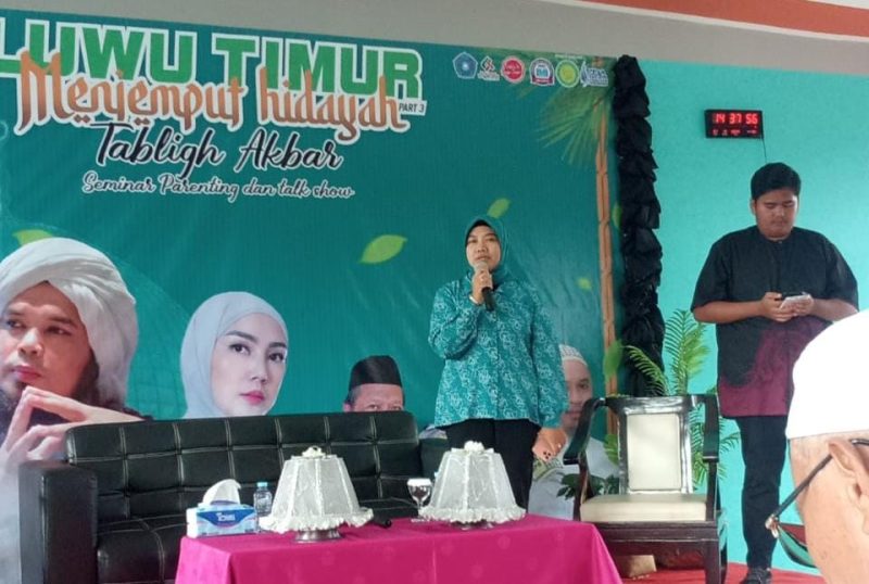 Pjs. Ketua TP PKK Lutim Buka acara Seminar Parenting PKK