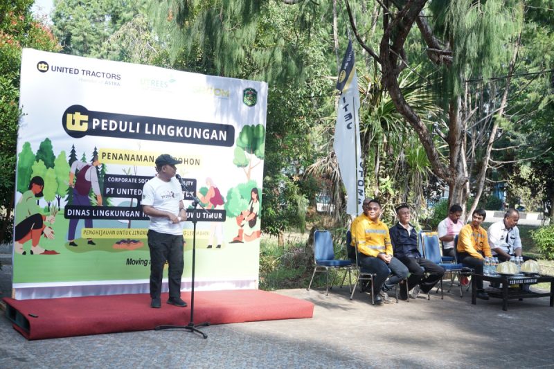 Asisten II Mewakili Bupati Buka Kegiatan Penanaman Pohon di Taman Sayang