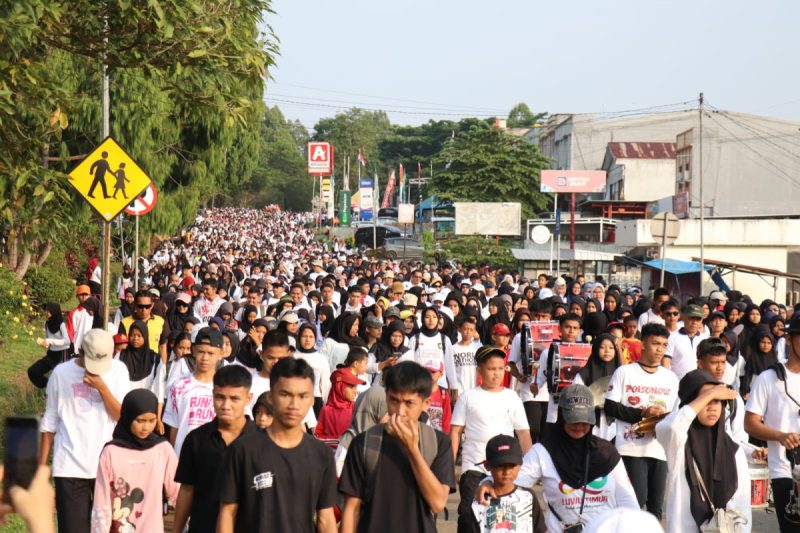 Masyarakat Lutim Tumpah Ruah Ikuti Jalan Sehat HUT Sulsel ke 355 Tahun