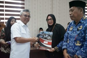 Serahkan SK Pensiun, Budiman Berpesan Untuk Tetap Berkarya Di Masa Purna Bhakti