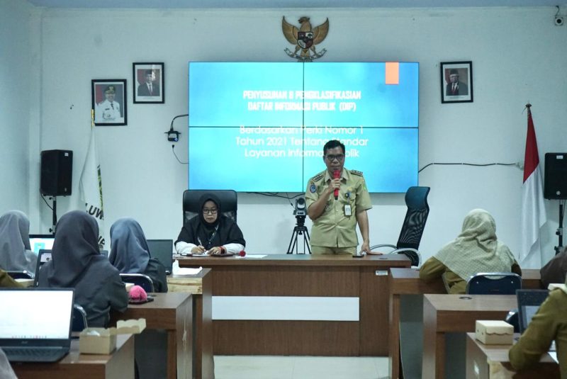 PPID Luwu Timur Matangkan Persiapan Monev KIP 2025, Dibimbing Camat Tomoni Timur