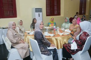 dr. Ani Nurbani Irwan : Warna Budaya, Ajang Promosi Kearifan Lokal Lutim