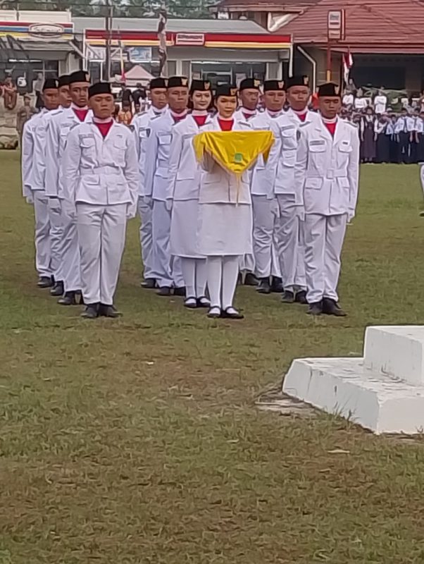 Penurunan Sang Saka Merah Putih, Tingkat Kecamatan Mangkutana