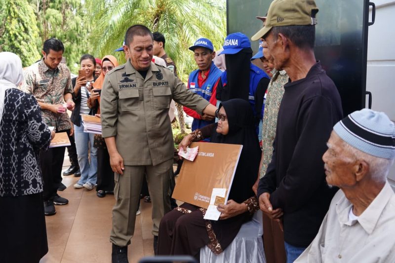 3.000 Lansia di Luwu Timur Mulai Nikmati Program Kartu Lansia