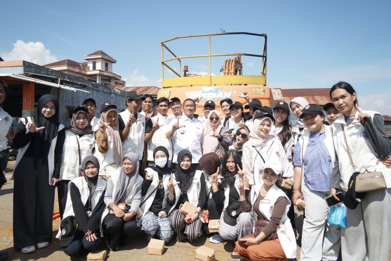 Bupati Irwan Apresiasi Peran Pemuda dalam Aksi Bersih Danau Matano